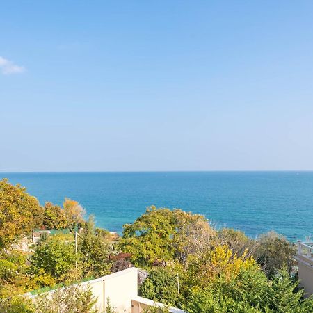 Luxurious And Panoramic Apartments At The Beach In La Mer Complex Golden Sands Exteriör bild