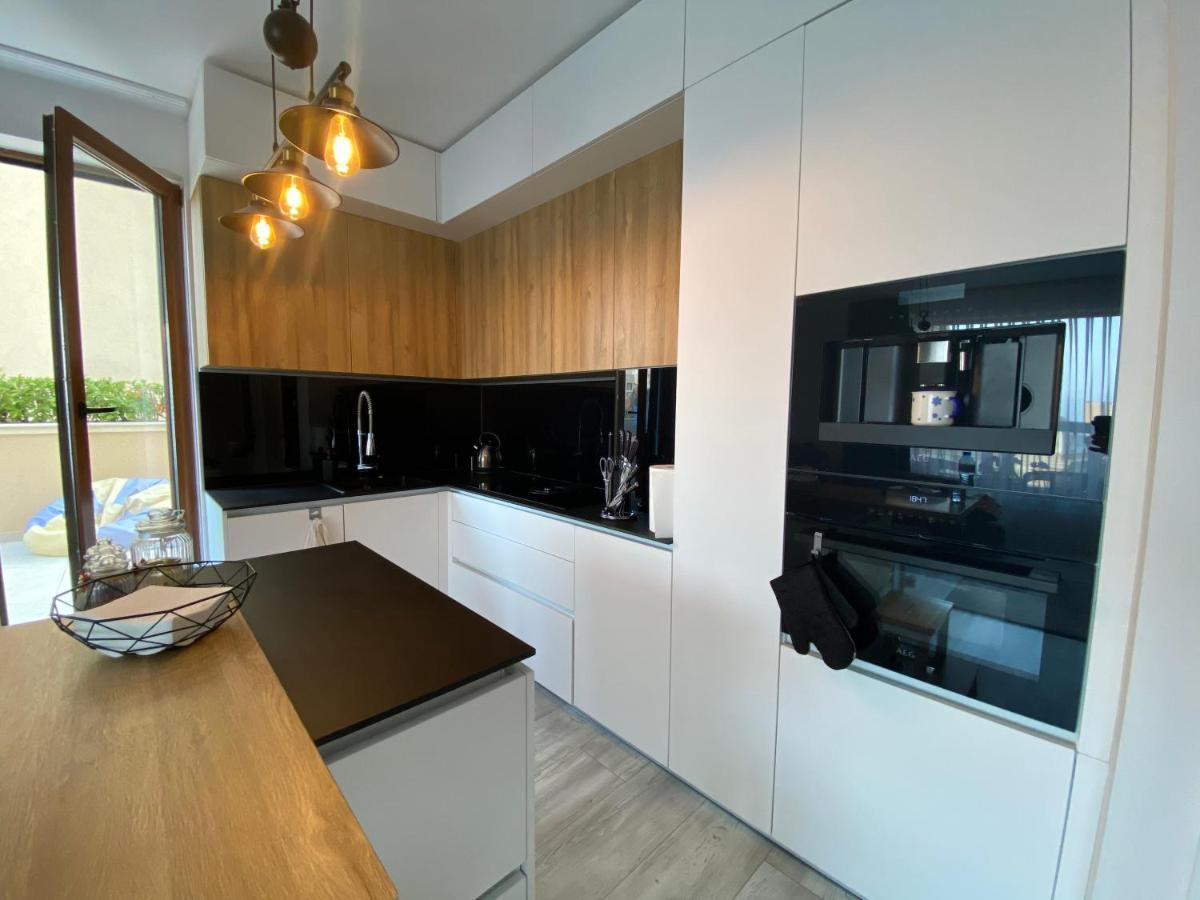 Luxurious And Panoramic Apartments At The Beach In La Mer Complex Golden Sands Exteriör bild