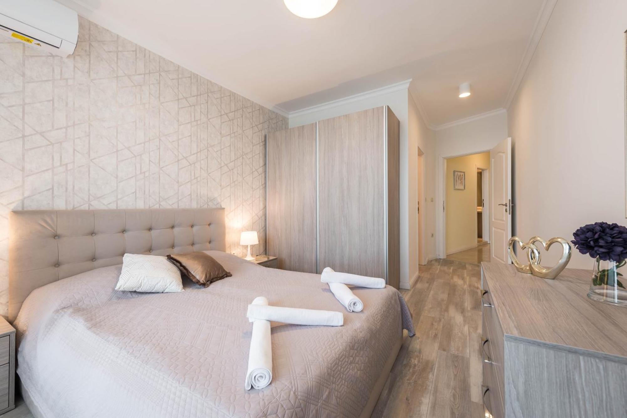 Luxurious And Panoramic Apartments At The Beach In La Mer Complex Golden Sands Exteriör bild
