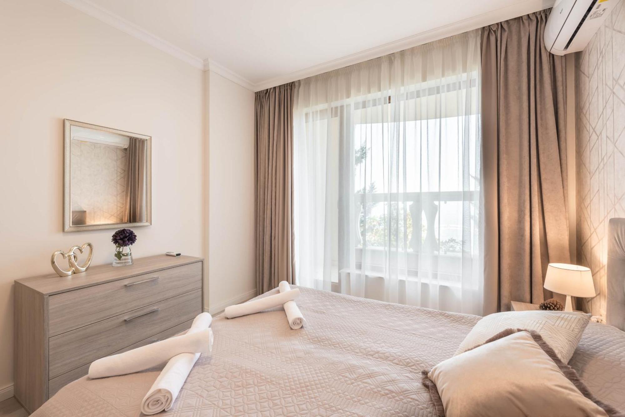 Luxurious And Panoramic Apartments At The Beach In La Mer Complex Golden Sands Exteriör bild