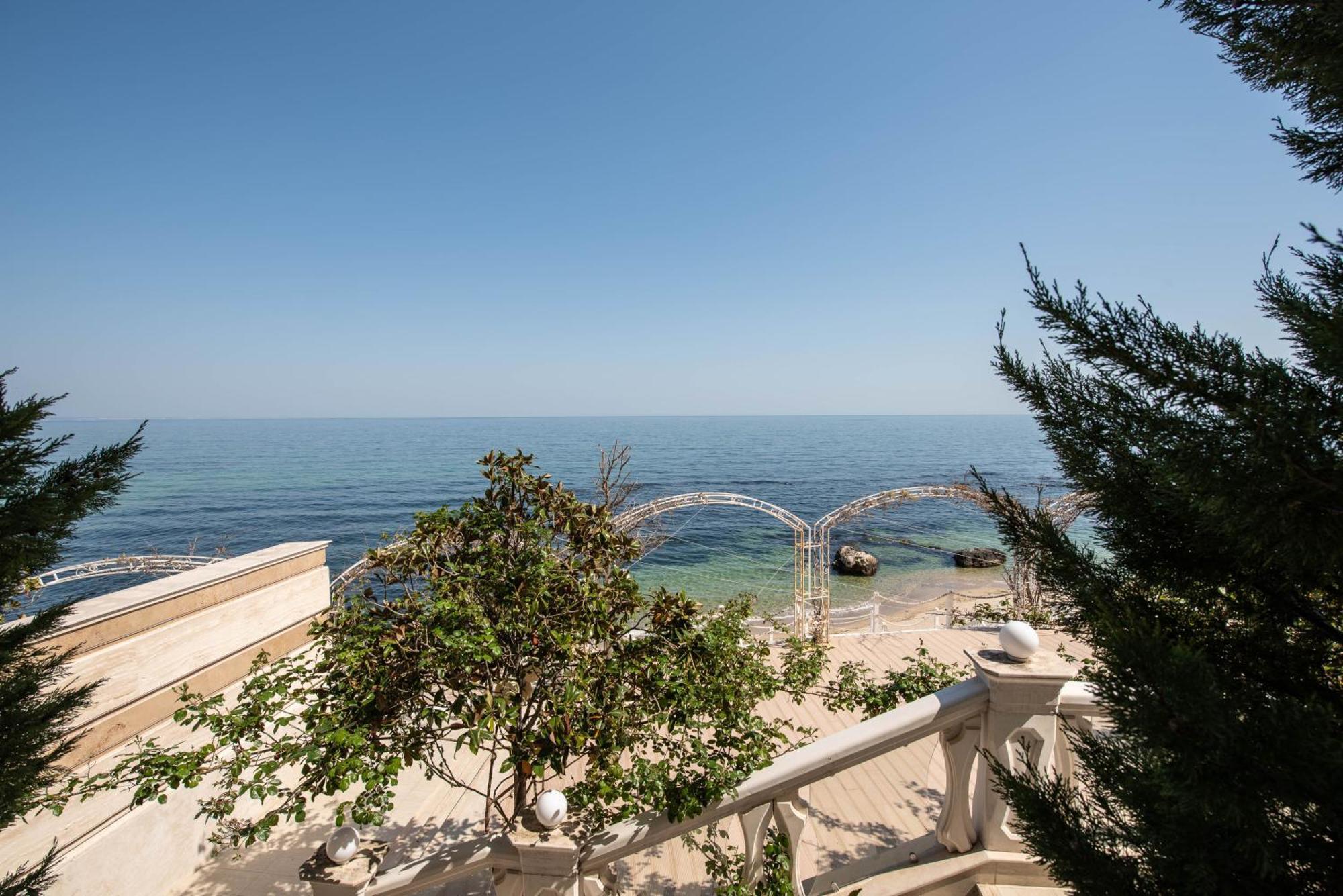 Luxurious And Panoramic Apartments At The Beach In La Mer Complex Golden Sands Exteriör bild