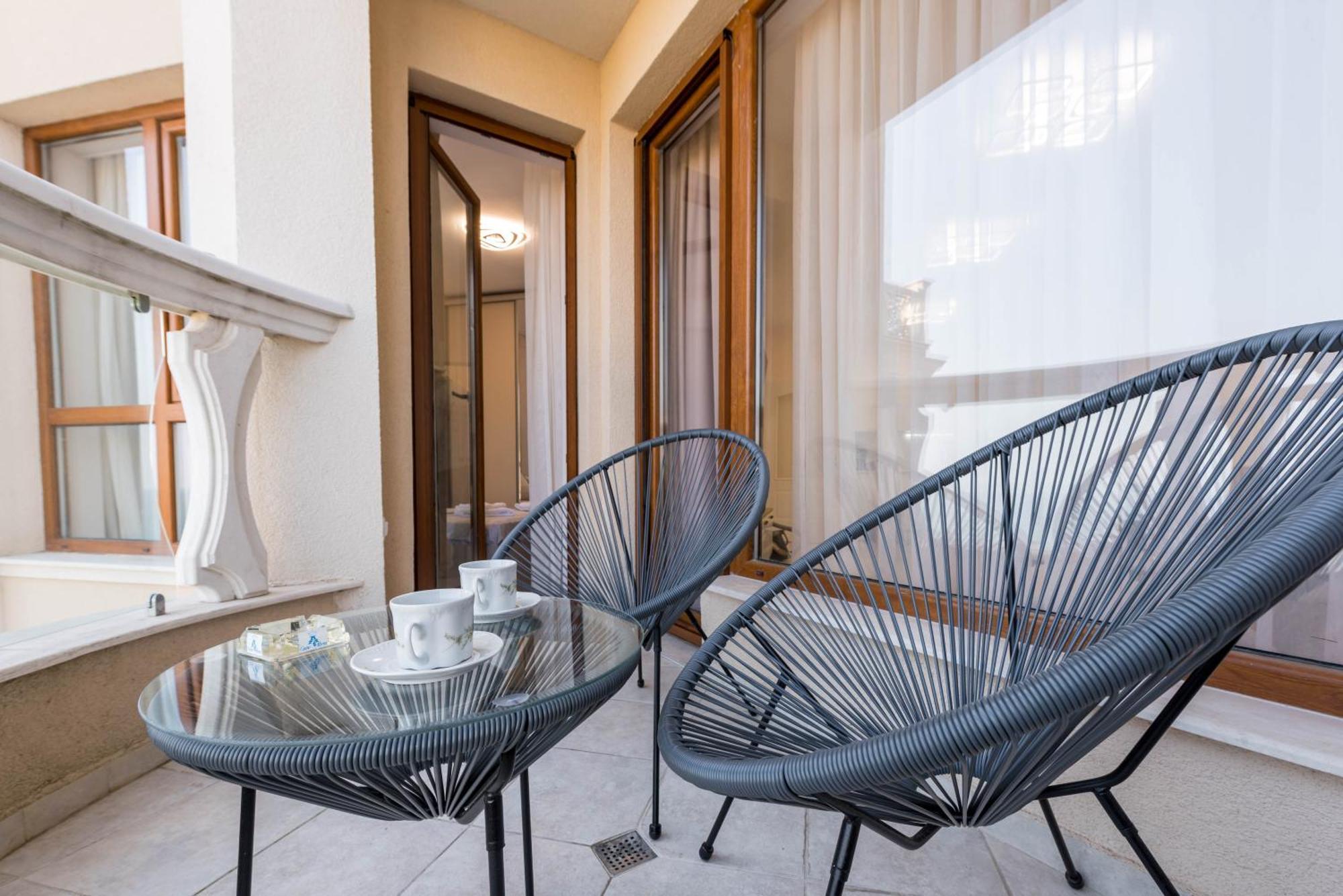Luxurious And Panoramic Apartments At The Beach In La Mer Complex Golden Sands Exteriör bild